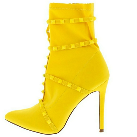 Shoes - 💥Last Pair!💥 Yellow Stiletto Ankle Boots